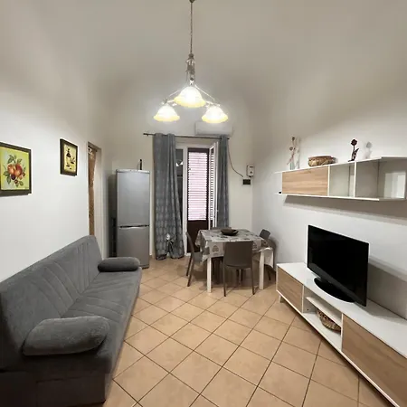 House Del Corso Calatafimi 아파트 *